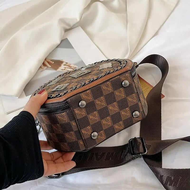 👜Hot Sale Women Fashion Handbag Retro Bear Badge Shoulder Bag（50% Off）