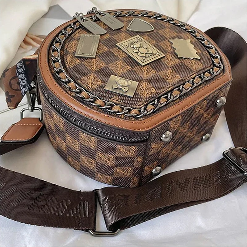 👜Hot Sale Women Fashion Handbag Retro Bear Badge Shoulder Bag（50% Off）