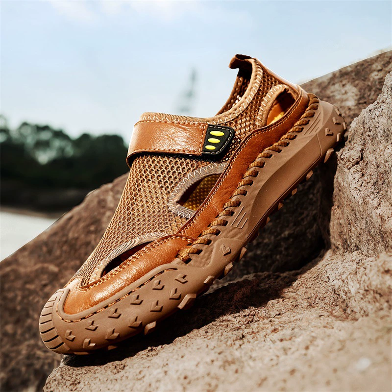 🔥2025 Hot Sale🔥Comfortable Closed Mesh Sandals for Men