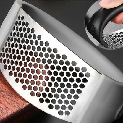 🔥Limited-time 50% Off 🧄Stainless Steel Garlic Presser⏱️ Save Time In The Kitchen